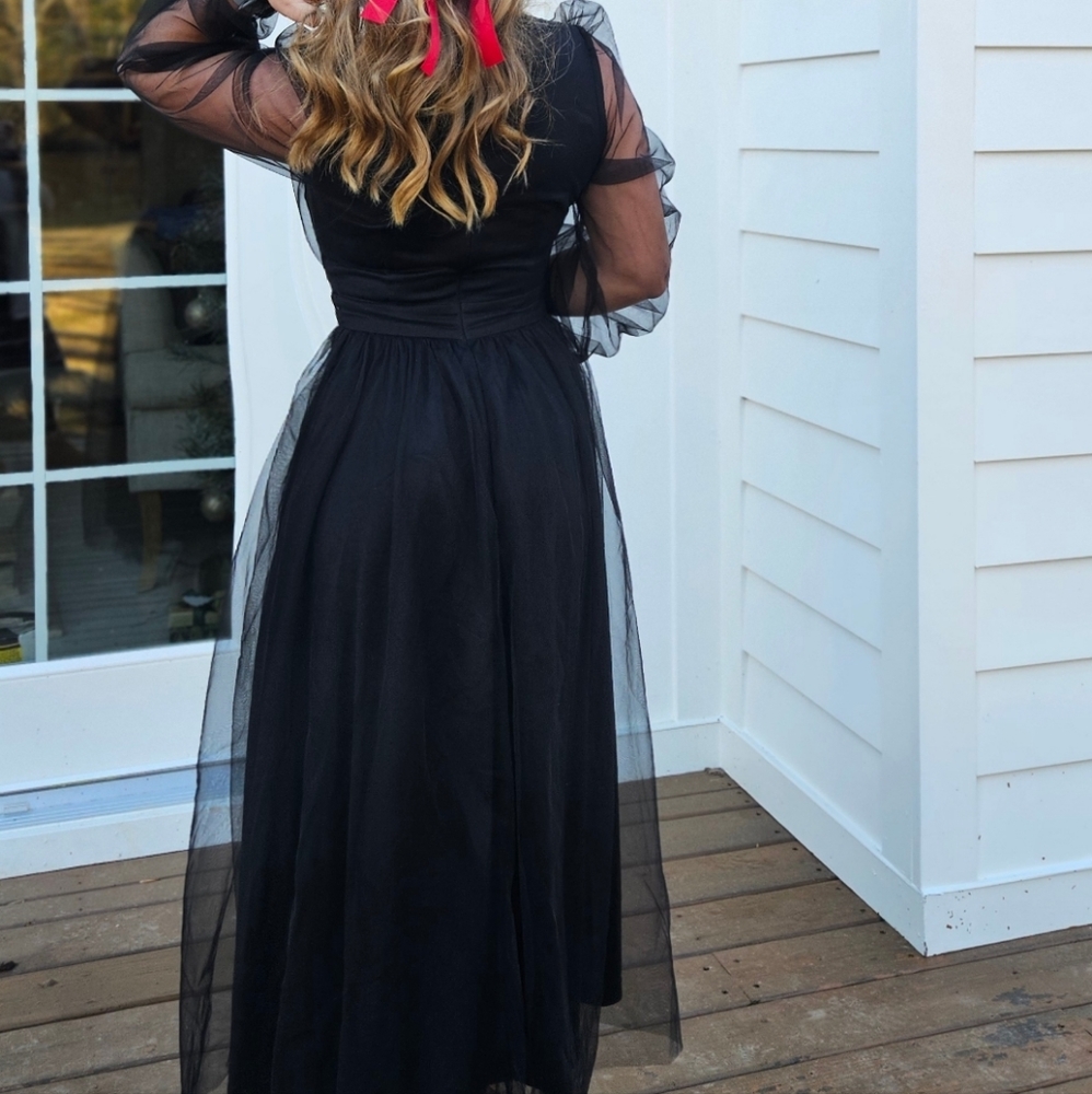 Elegant black dress😍🦋